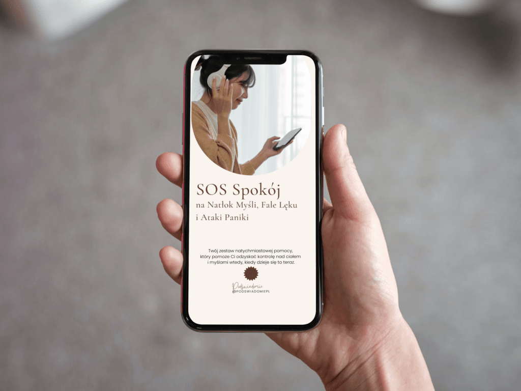hand-holding-phone-mockup